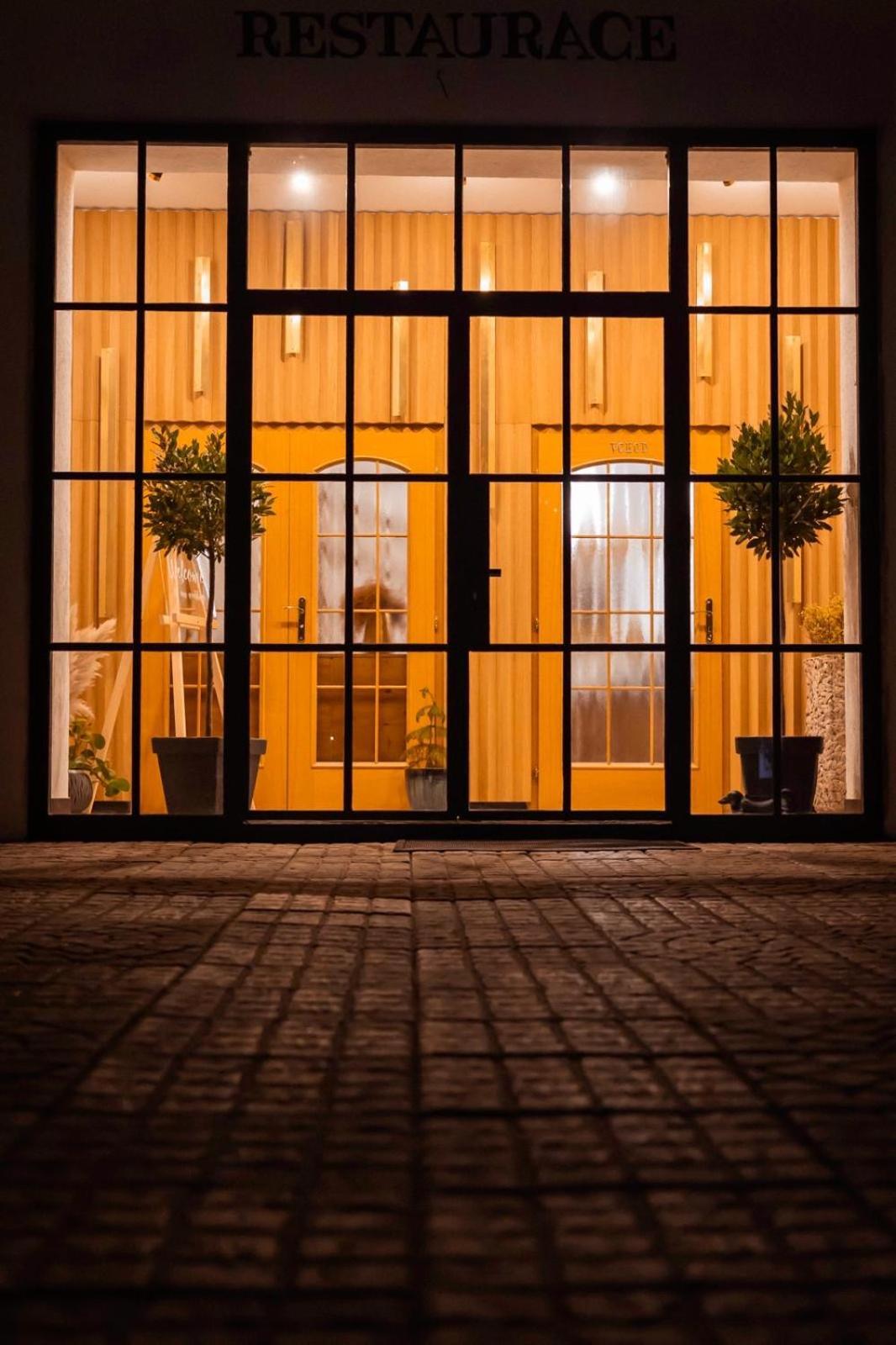 Golden Golem Hotel & Spa براغ المظهر الخارجي الصورة