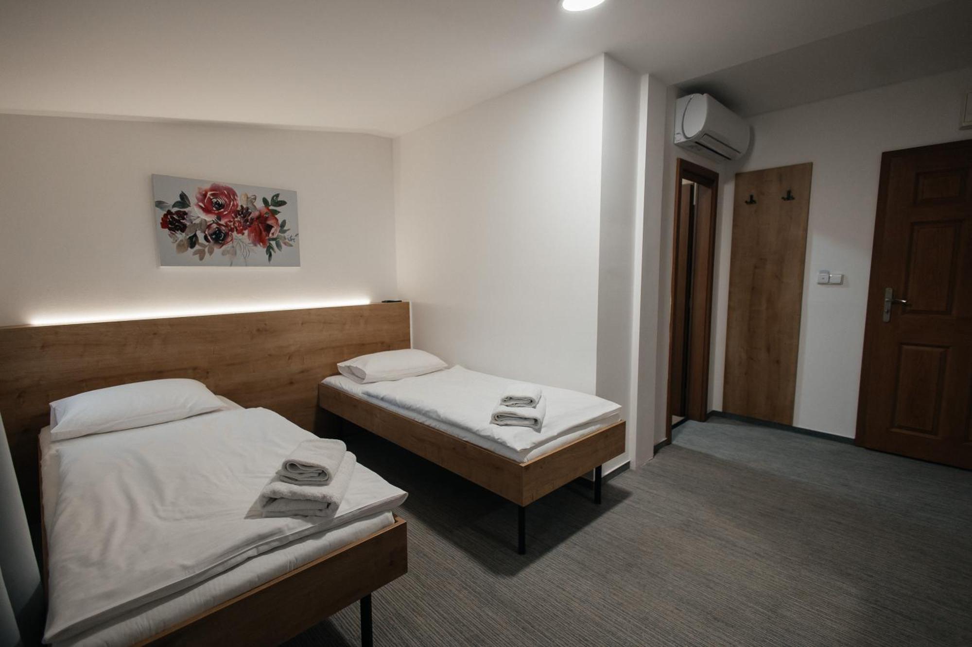 Golden Golem Hotel & Spa براغ المظهر الخارجي الصورة