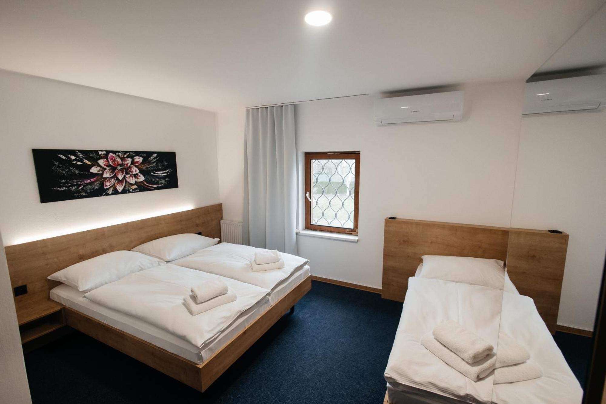 Golden Golem Hotel & Spa براغ المظهر الخارجي الصورة