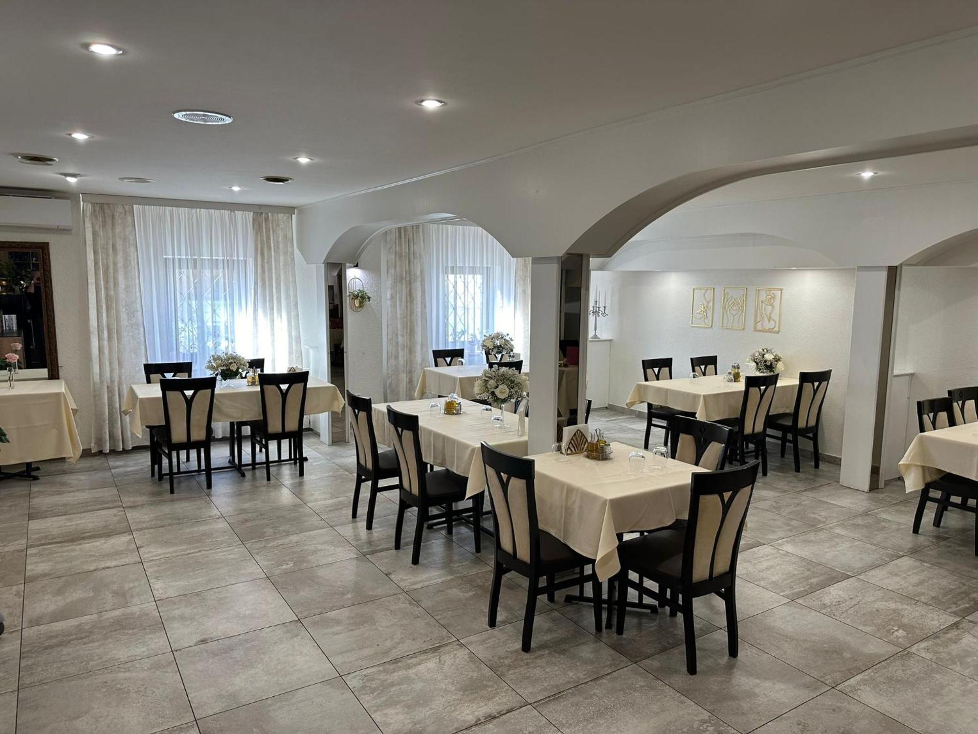 Golden Golem Hotel & Spa براغ المظهر الخارجي الصورة