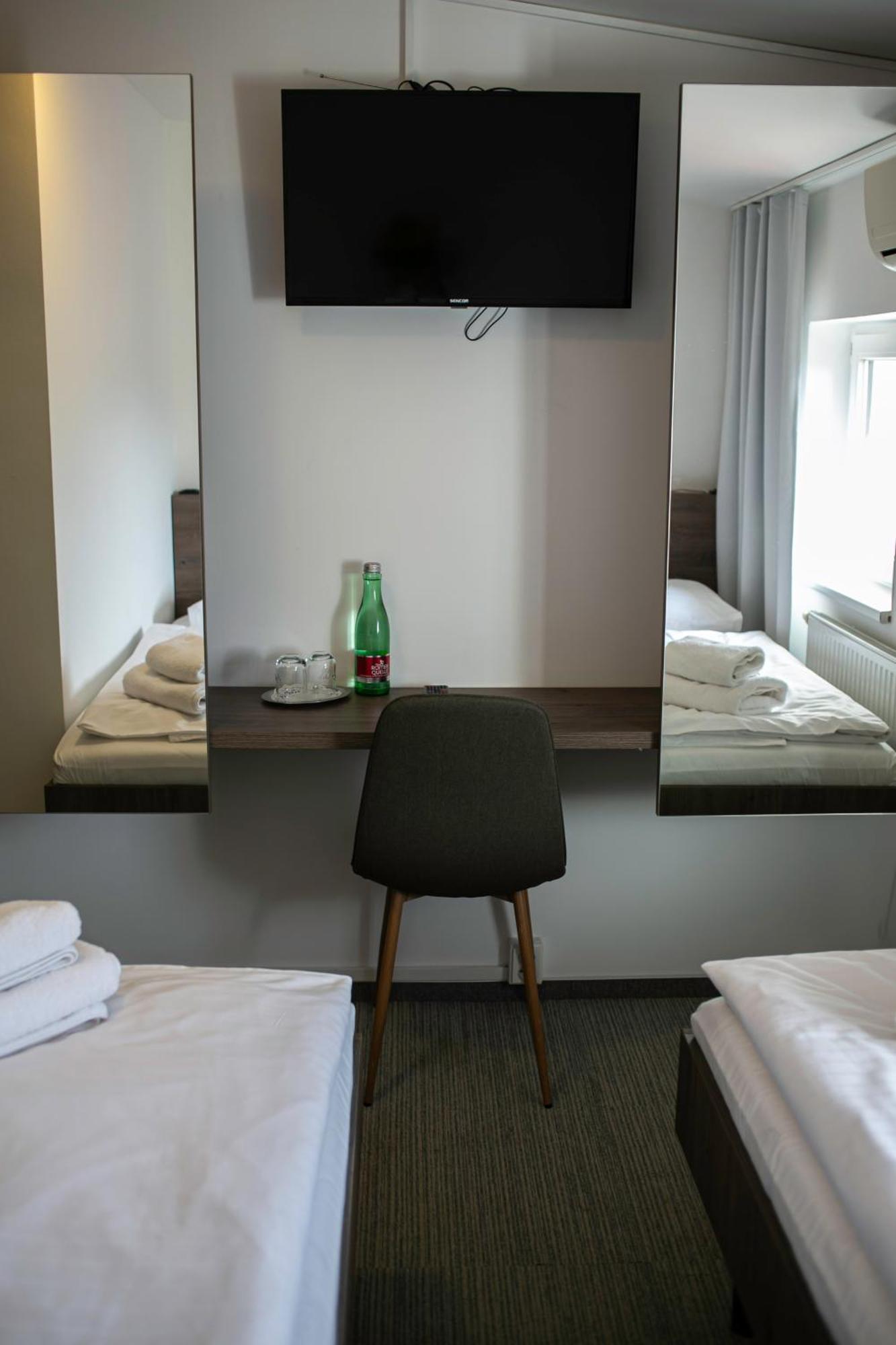 Golden Golem Hotel & Spa براغ المظهر الخارجي الصورة